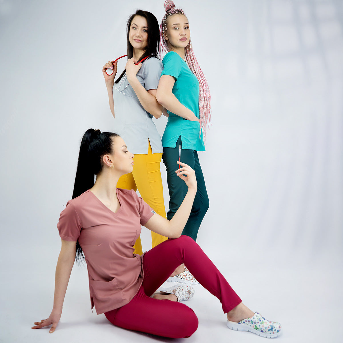 Jak dobrać idealny scrubs? Praktyczny poradnik dla medyków i specjalistów beauty