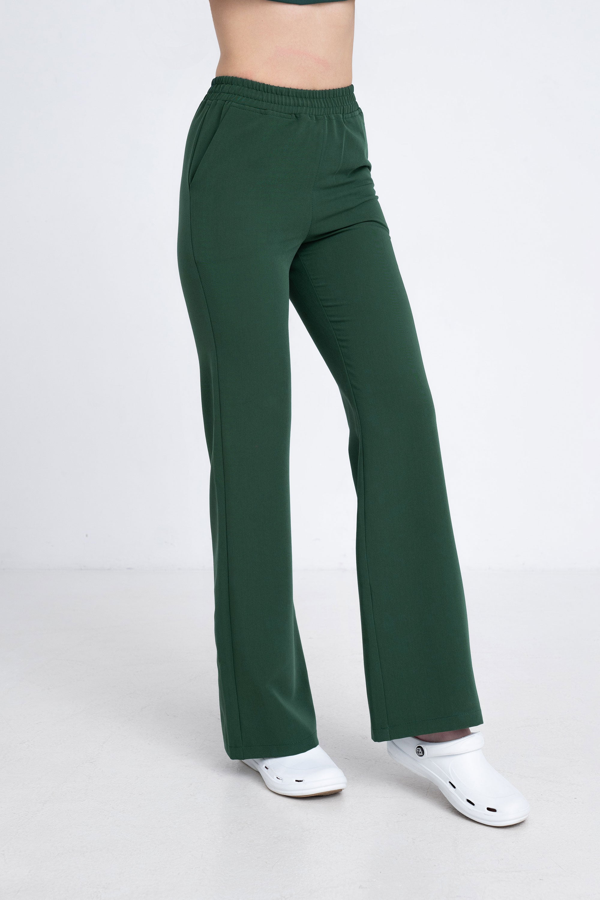 Medyczne spodnie damskie dzwony - kolor dark green