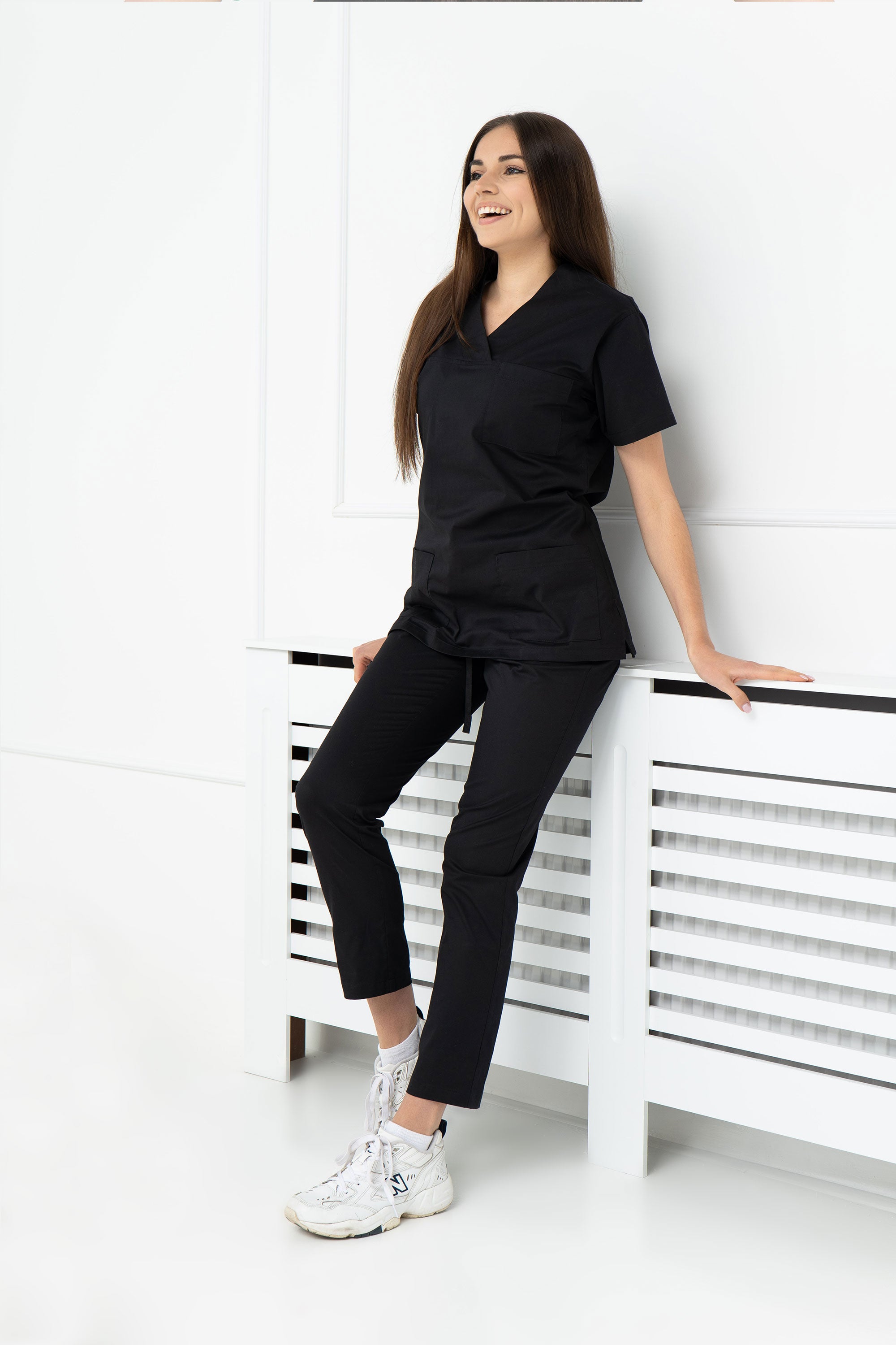 Damska bluza medyczna Nina - kolor czarny