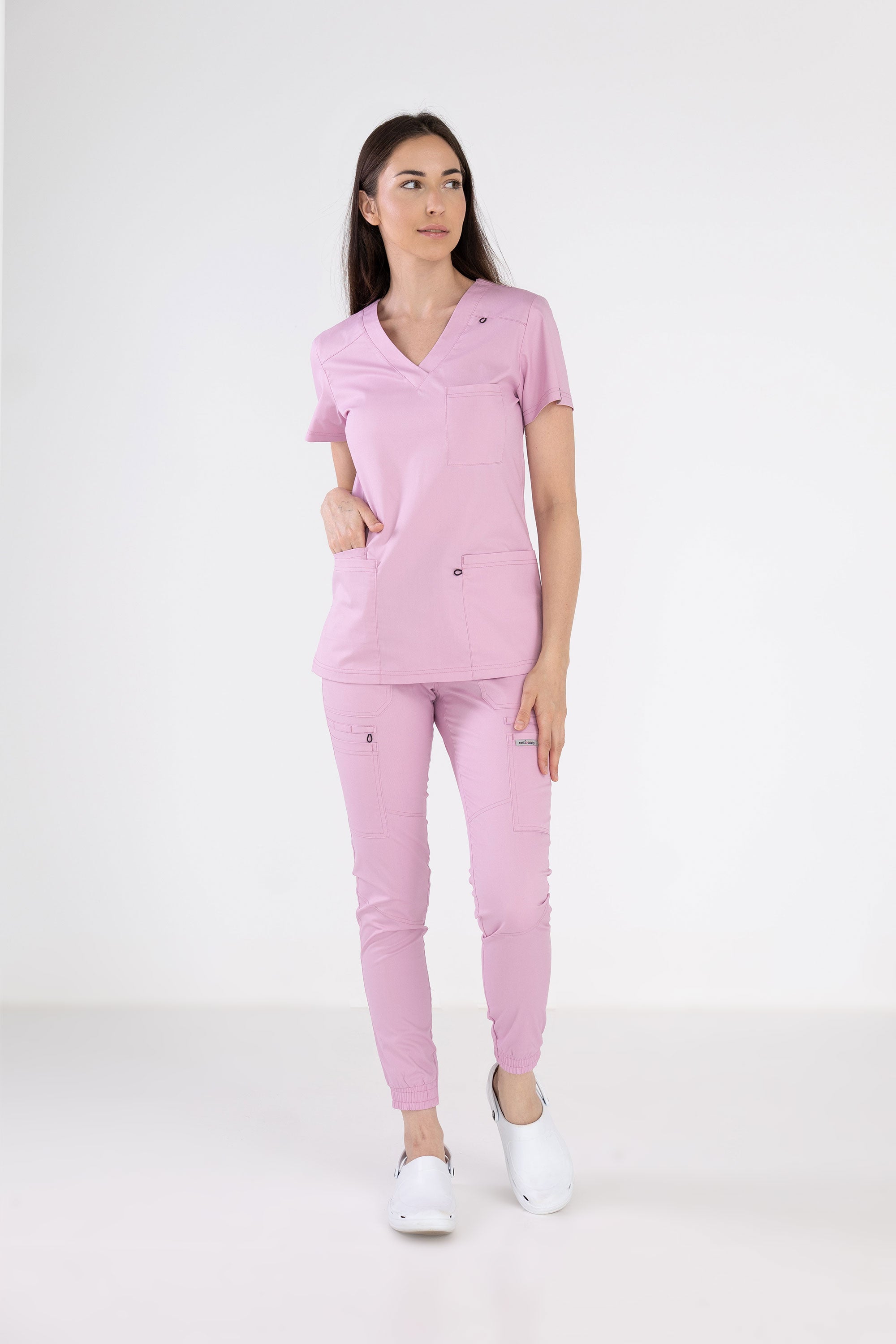 Medyczne spodnie damskie joggery 
 - kolor różowy